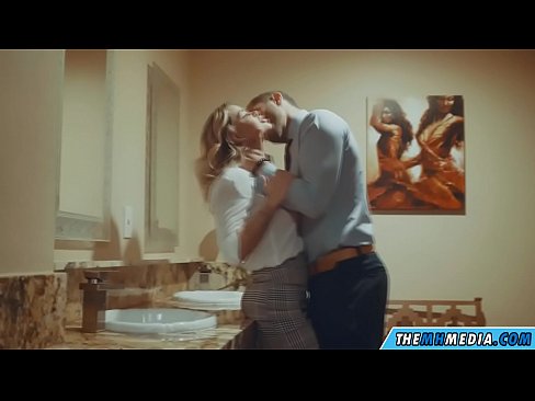 ❤️ Cum busty flava seducit in latrinae publicae Anal porn ad nos la.porno-flix.ru